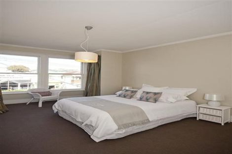 Photo of property in 17 Elizabeth Street, Mount Victoria, Wellington, 6011