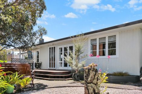 Photo of property in 1 Marewa Street, Te Atatu South, Auckland, 0610