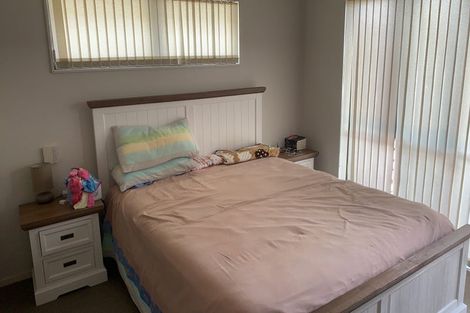 Photo of property in 1/112 Seaview Road, Glenfield, Auckland, 0629