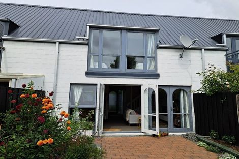 Photo of property in Cornwall Gardens, 12/27 Cornwall Street, St Albans, Christchurch, 8014