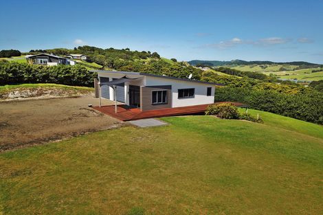 Photo of property in 15 Tamahunga Road, Kaiwaka, 0573