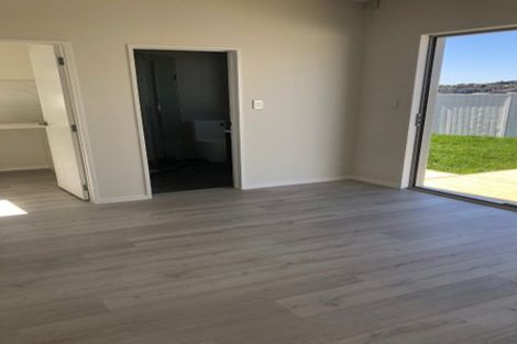 Photo of property in 12 Surf View Crescent, Red Beach, 0932