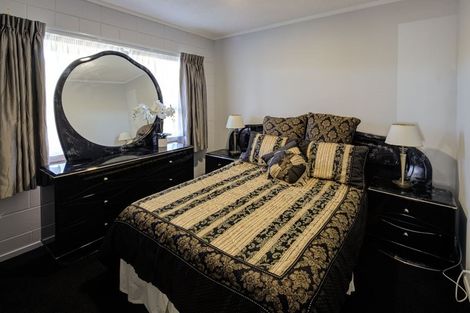 Photo of property in 6 Tree Top Lane, Paparangi, Wellington, 6037