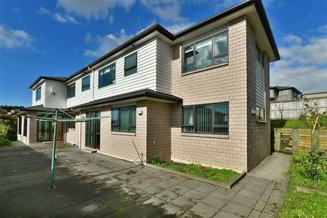 Photo of property in 16 Fernhill Way, Oteha, Auckland, 0632