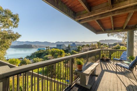 Photo of property in 4 James Drive, Diamond Harbour,  8971