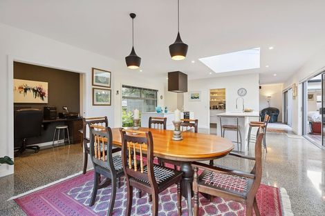 Photo of property in 4 Wentworth Lane, Waiwhakaiho, New Plymouth, 4312