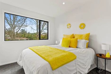 Photo of property in 27 Meg Lane, Glen Eden, Auckland, 0602