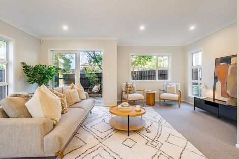 Photo of property in 70b Heretaunga Square, Silverstream, Upper Hutt, 5019