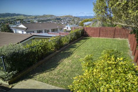 Photo of property in 17 Rice Crescent, Newlands, Wellington, 6037
