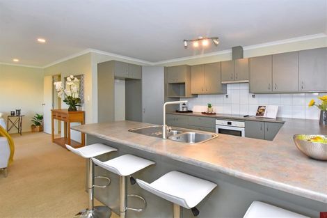 Photo of property in 8 Lime Crescent, Papakura, 2110