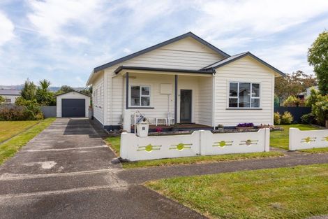 Photo of property in 37 Fox Street, Woodville, 4920