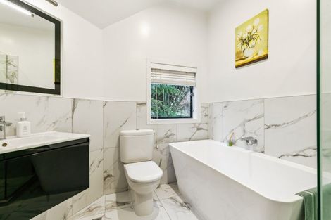 Photo of property in 2/67 Bolton Street, Kelburn, Wellington, 6012