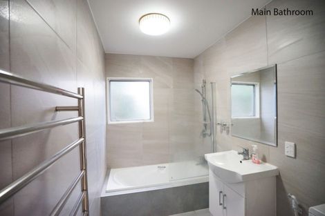 Photo of property in 11 Glenwood Avenue, Birkenhead, Auckland, 0626