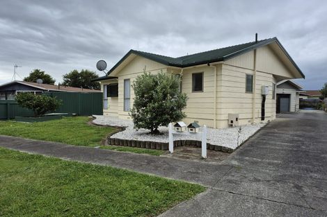 Photo of property in 17a Cecil Place, Cloverlea, Palmerston North, 4412