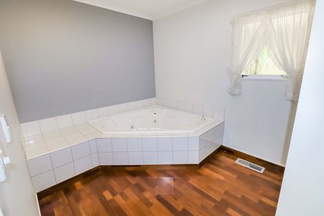 Photo of property in 9 Longmont Terrace, Churton Park, Wellington, 6037