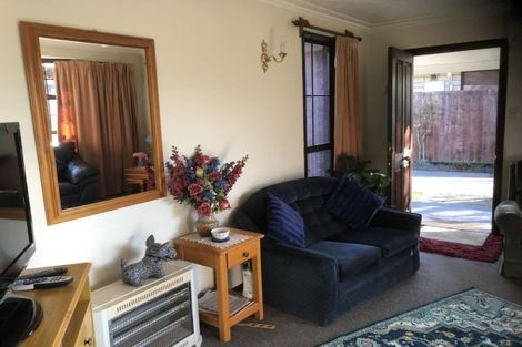 Photo of property in 37 Karnak Crescent, Russley, Christchurch, 8042
