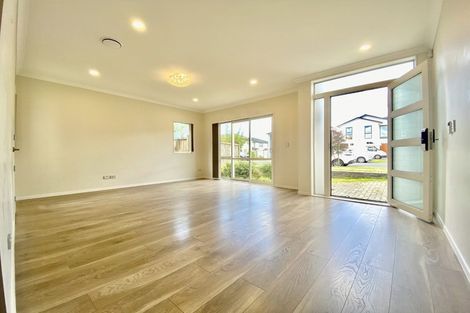 Photo of property in 70 Donegal Park Drive, Flat Bush, Auckland, 2019