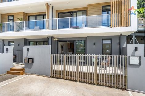 Photo of property in 65u2 Tiketike Way, Brooklyn, Wellington, 6021