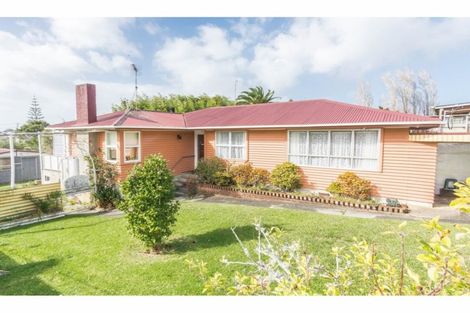 Photo of property in 8 Sarona Avenue, Glen Eden, Auckland, 0602