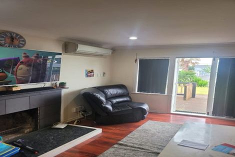 Photo of property in 18b Hollowout Street, Takanini, 2112