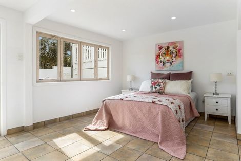 Photo of property in 4202a/2 Great North Road, Glendene, Auckland, 0602