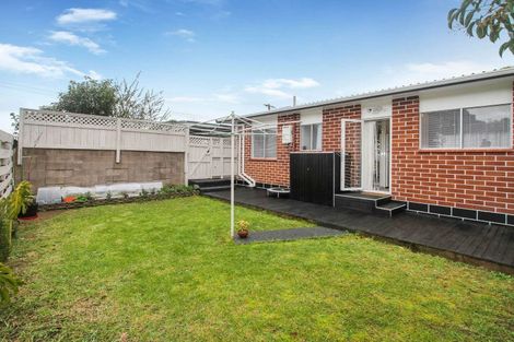 Photo of property in 1/83 Birkdale Road, Birkdale, Auckland, 0626