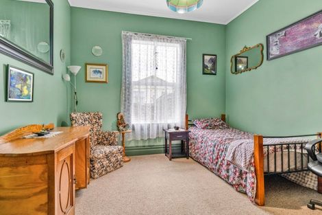 Photo of property in 225 Bridge Street, Eltham, 4322