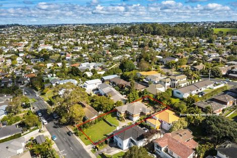 Photo of property in 9 Selwyn Crescent, Forrest Hill, Auckland, 0620
