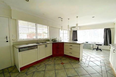 Photo of property in 24 Buckingham Crescent, Manukau, Auckland, 2025