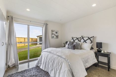 Photo of property in 21 Calthorp Close, Favona, Auckland, 2024