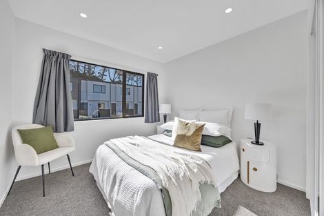 Photo of property in 2/60 Kemp Road, Massey, Auckland, 0614