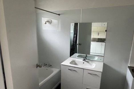 Photo of property in 2/1 Keldale Place, Forrest Hill, Auckland, 0620