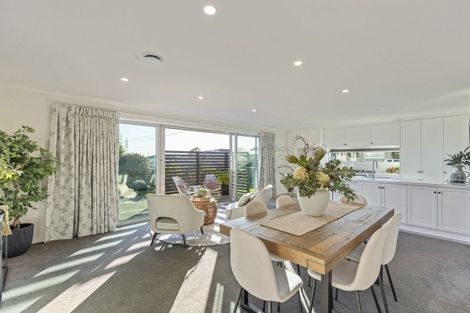 Photo of property in 1 Howe Place, Upper Vogeltown, New Plymouth, 4310