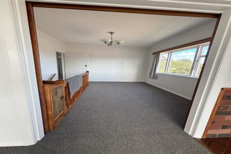 Photo of property in 35 Cavendish Square, Strathmore Park, Wellington, 6022
