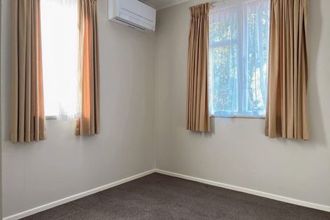Photo of property in 1/204 Beach Haven Road, Beach Haven, Auckland, 0626