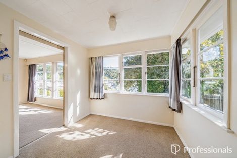 Photo of property in 5 Delaney Drive, Stokes Valley, Lower Hutt, 5019