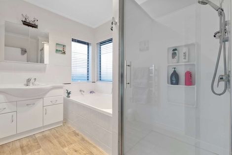 Photo of property in 53 Santa Monica Drive, Papamoa Beach, Papamoa, 3118