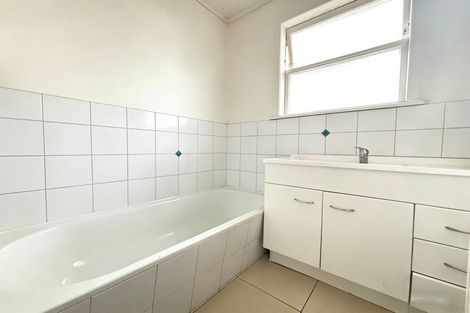 Photo of property in 26 Rotoiti Avenue, Pakuranga Heights, Auckland, 2010