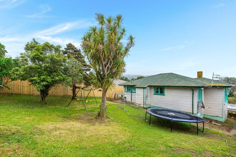 Photo of property in 15 Northumberland Street, Cannons Creek, Porirua, 5024