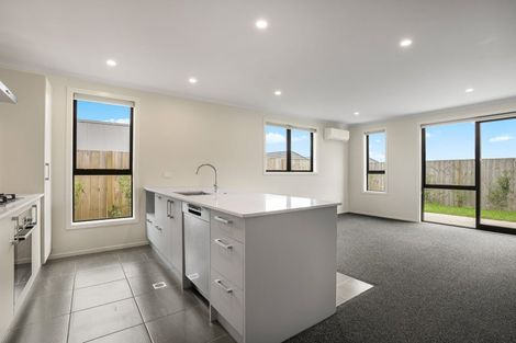 Photo of property in 36 Waruhia Crescent, Rototuna North, 3281