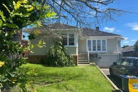 Photo of property in 84 Roberts Road, Te Atatu South, Auckland, 0610