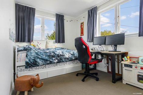 Photo of property in 237 Sturges Road, Henderson, Auckland, 0612