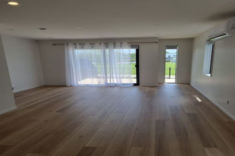 Photo of property in 4/3 Walsh Road, Wainui, 0932