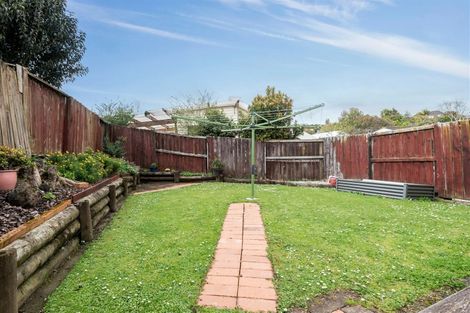 Photo of property in 25 Jandell Crescent, Bucklands Beach, Auckland, 2014