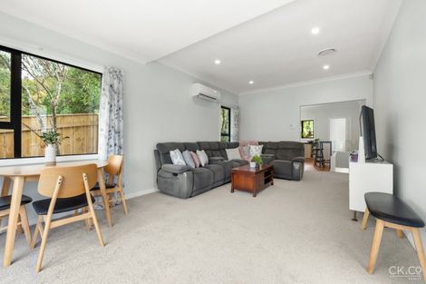 Photo of property in 24 Miromiro Road, Normandale, Lower Hutt, 5010