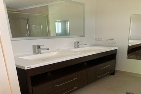 Photo of property in 61a Fairmount Road, Titirangi, Auckland, 0604