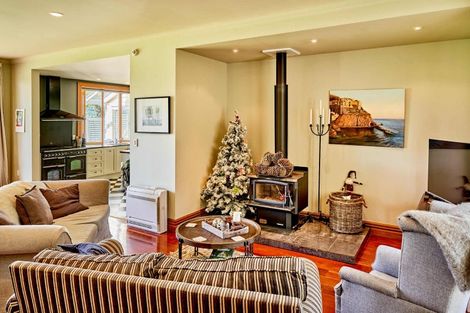 Photo of property in 8 Maungahina Road, Te Ore Ore, Masterton, 5886
