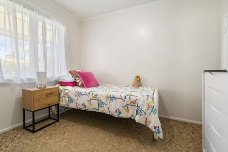 Photo of property in 63 Gloria Avenue, Te Atatu Peninsula, Auckland, 0610