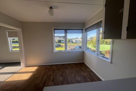 Photo of property in 15 Laird Street, Castlecliff, Whanganui, 4501