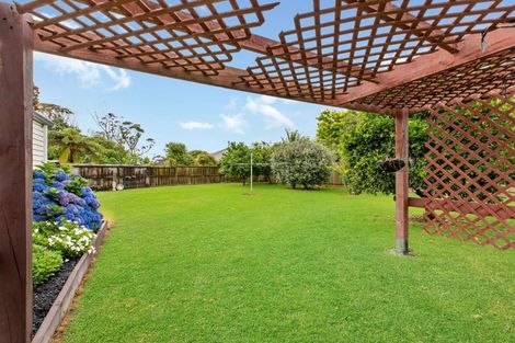 Photo of property in 65 Sandspit Road, Waiuku, 2123